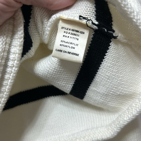 Lovestitch Medium Striped Sweater in Creamer/Black. NWOT Item# 8H - Picture 3 of 5